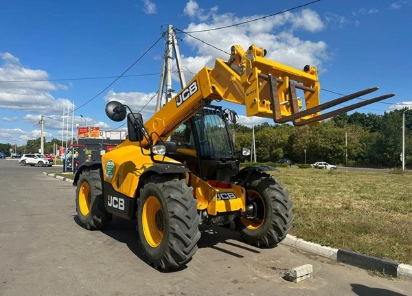 Оренда телескопічного навантажувача JCB 12 м