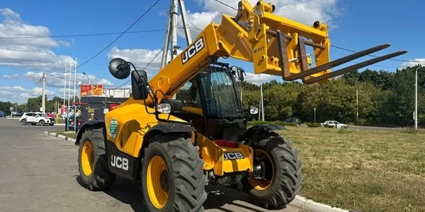 orenda-teleskopichnogo-navantazhuvacha-jcb-12m
